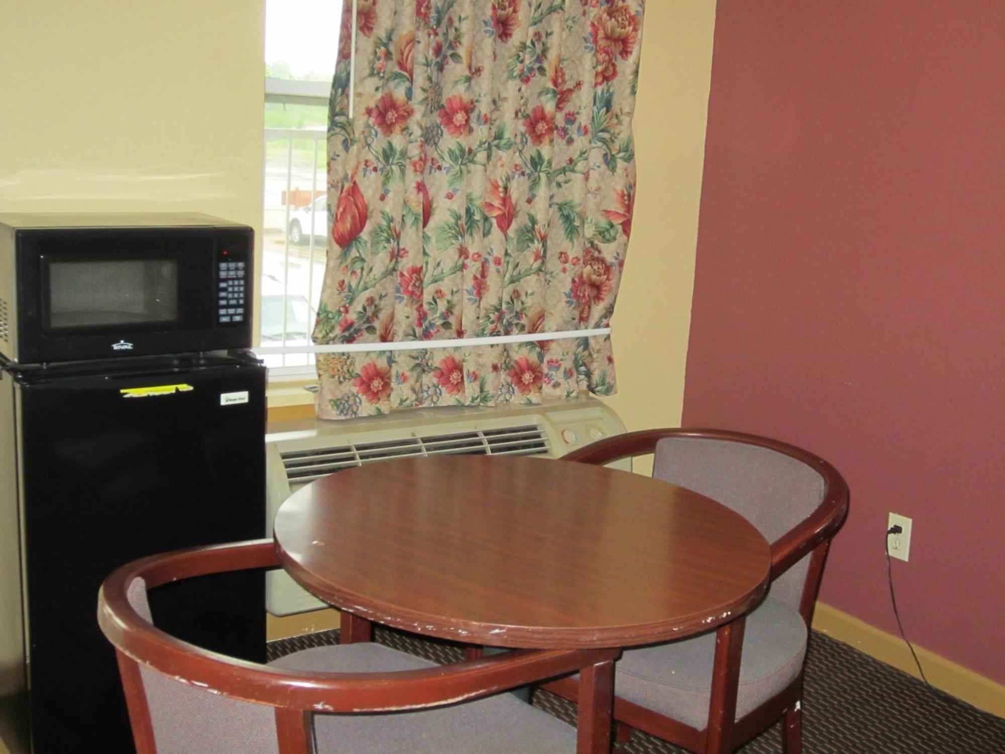 First Western Inn - Fairmont City Chambre photo