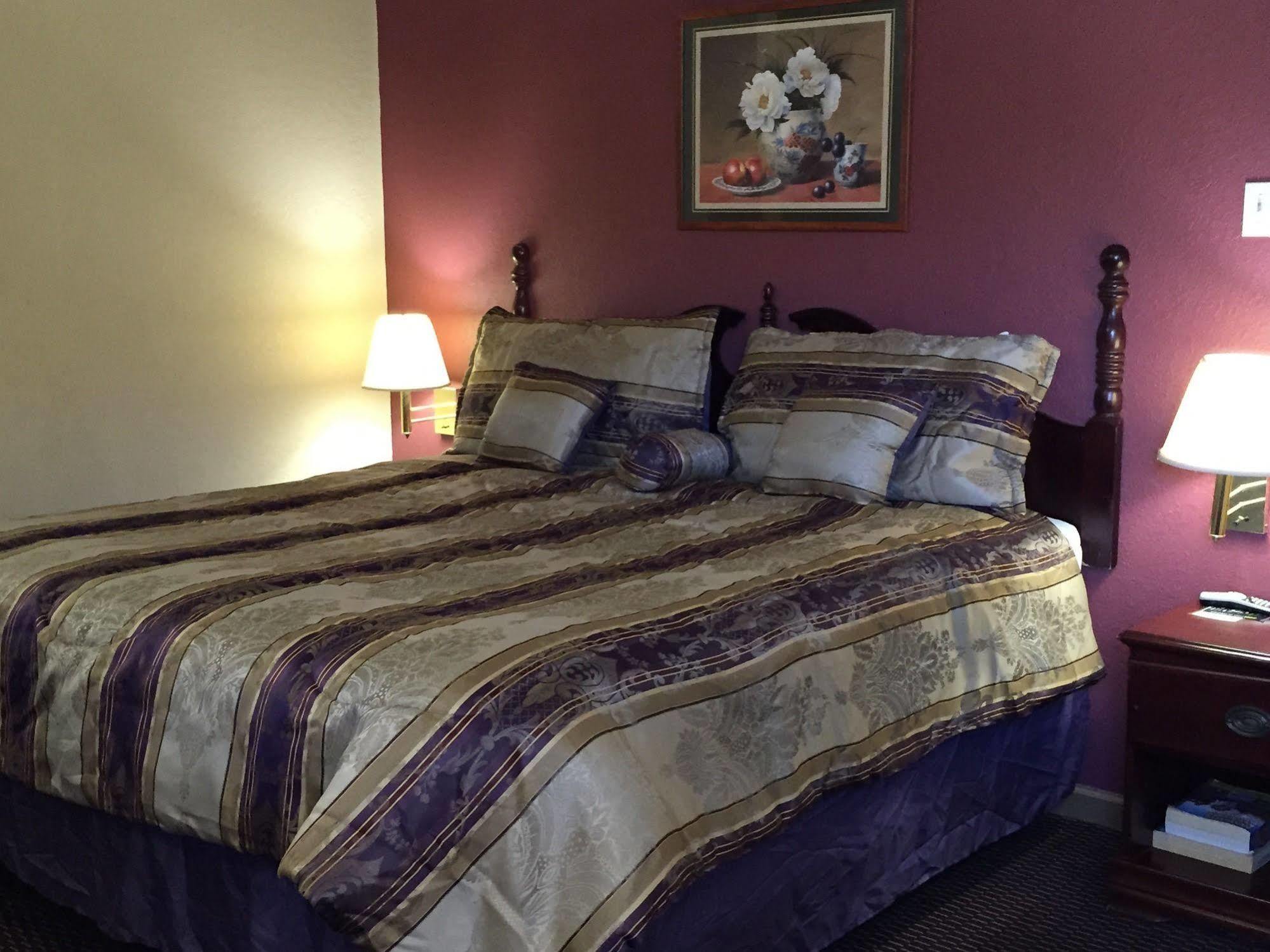 First Western Inn - Fairmont City Extérieur photo