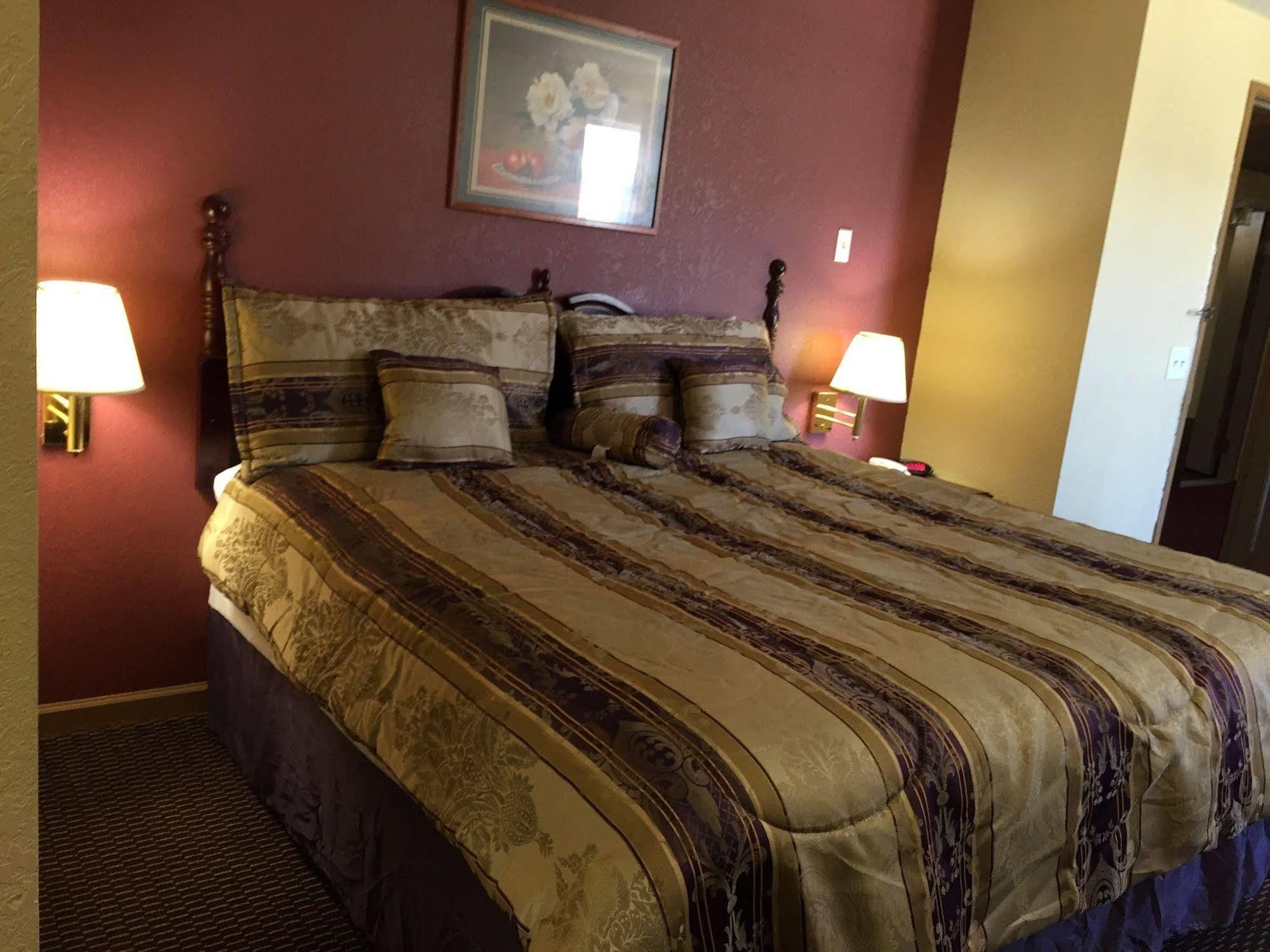 First Western Inn - Fairmont City Extérieur photo