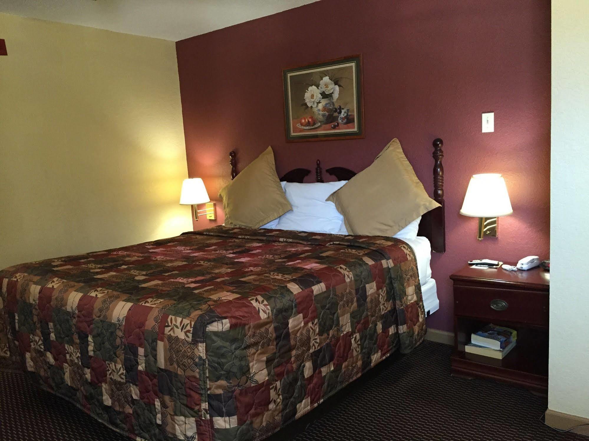 First Western Inn - Fairmont City Extérieur photo